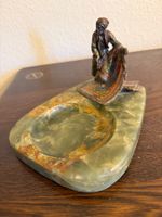 Alte Wienerbronze auf Aschenbecher