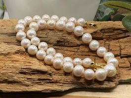 Süsswasserperlen Collier mit leichtem beigen Überton