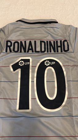 Barcelona Jersey 03/04 - Ronaldinho 10
