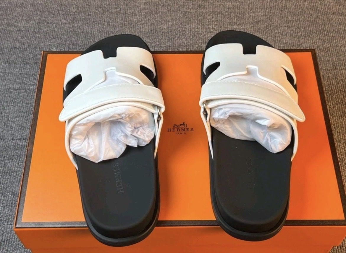 Hermès Scarpe da donna: Sandales Chypre Hermes White/Black – Nuovo e nell'imballaggio originale da Courrendlin venduto da Lw_Resell 1