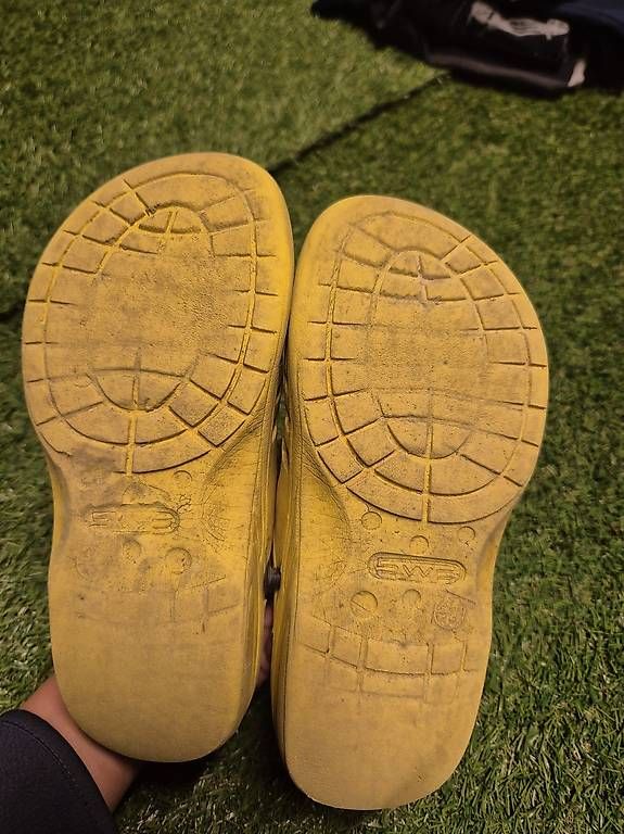 Schuhe für Jungen: Finken / Groqs, Grösse 34/35 – Gebraucht aus Zürich von RaffaelaT 1