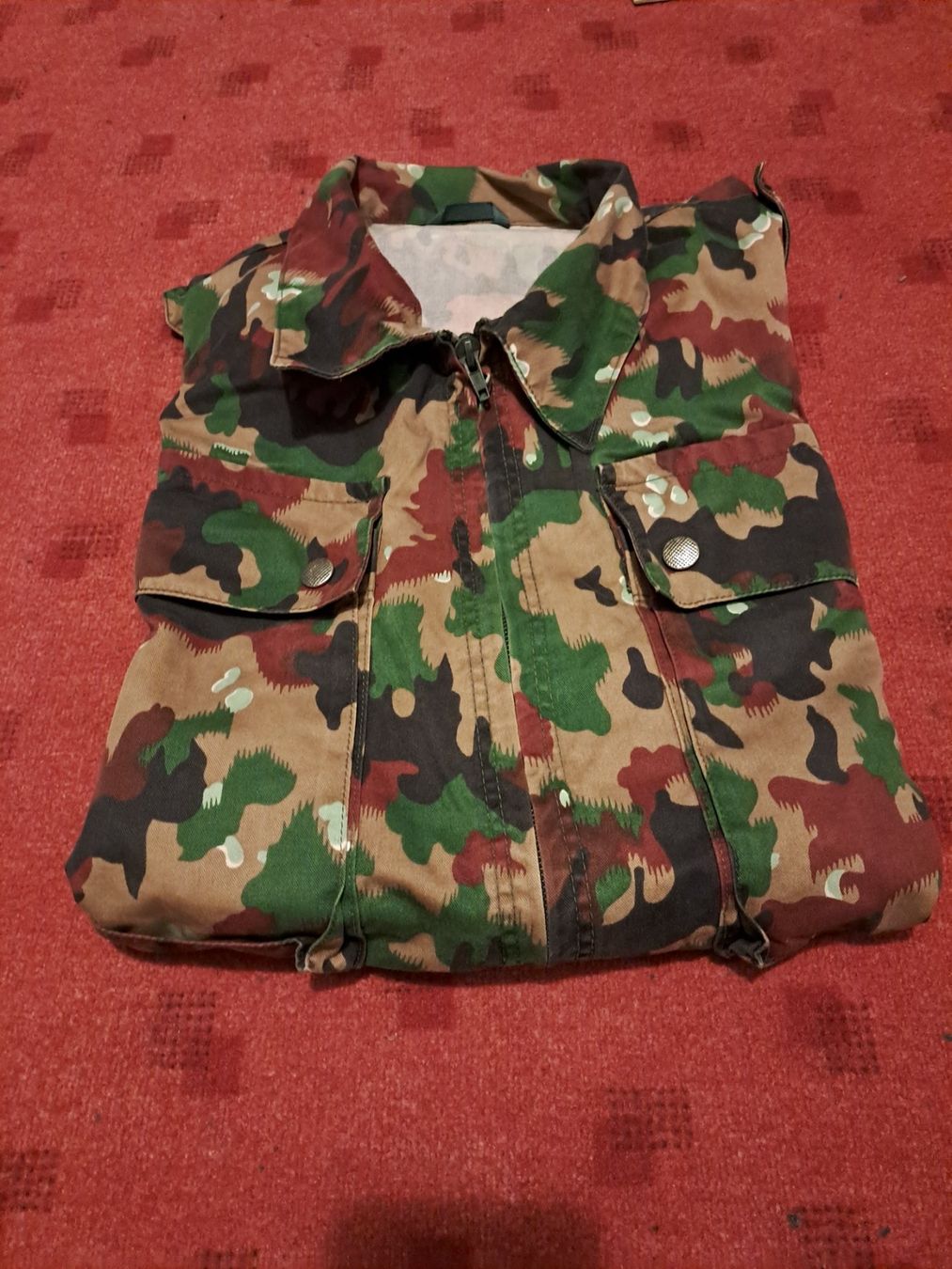 Schweizer Armee Uniformen: Tarnanzug 83 , Jacke , Grösse 52 – Gebraucht aus St.Gallen von Infanteriewerk