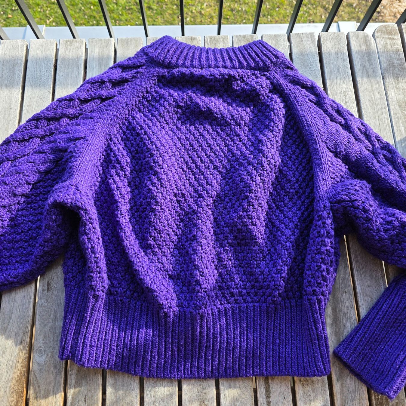 H&M Pulls & Sweat-shirts: 🐸 H&M STRICKPULLOVER M ZOPFMUSTER PULLOVER VIOLETT – D'occasion à Môtier (Vully) par Frogs 2