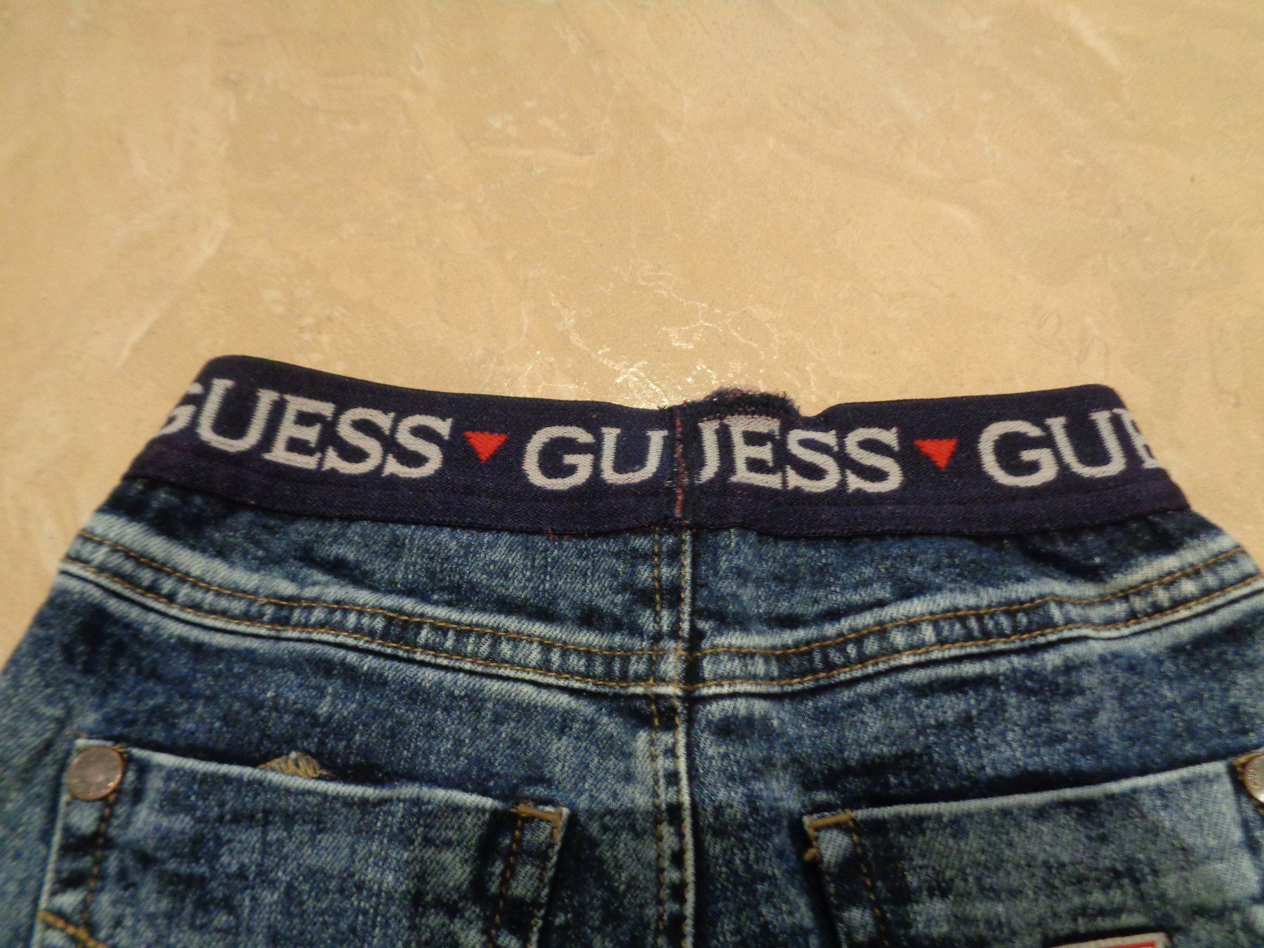 Guess Pantalons: Guess NWT Jeans, 2J 92 – D'occasion à Klingnau par Markus14 3