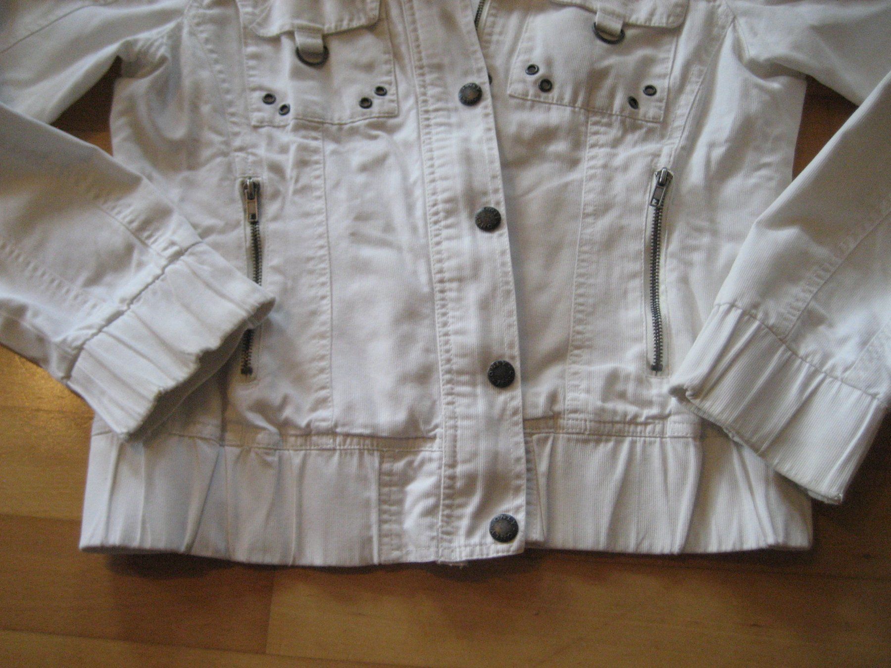 Only Giacche: Schöne Jacke Only, col. weiss – Usato da Unterengstringen venduto da Olifant4 2