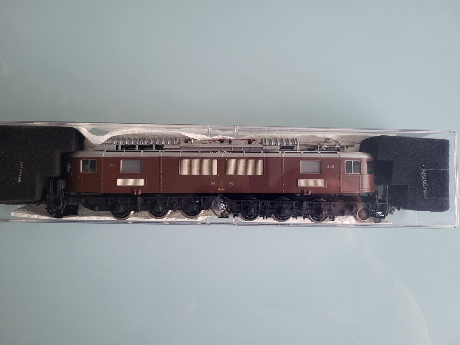 Metropolitan Modellini di ferrovie: H0  Metropolitan  BLS Ae 6/8  defekt – Difettoso da Oberburg venduto da sensetal 1