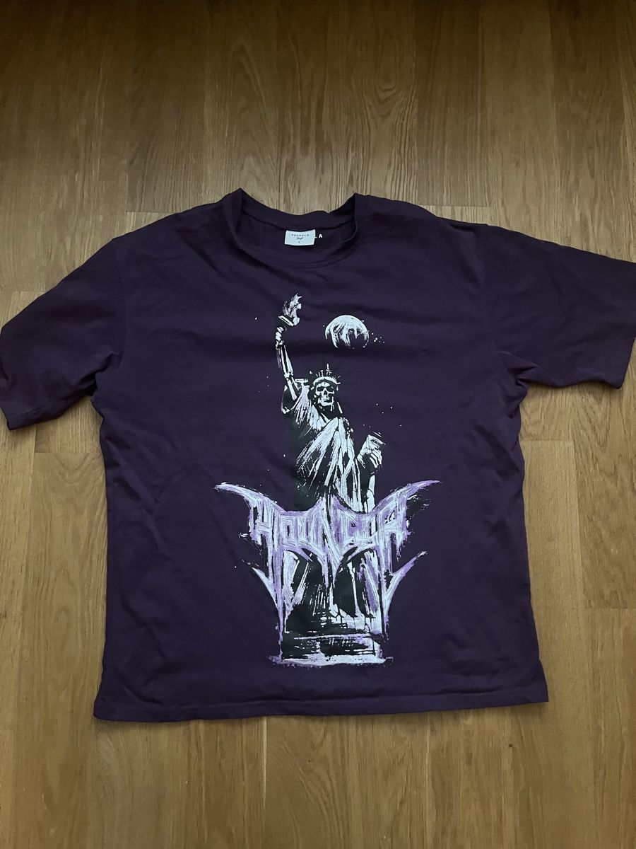 T-shirts: YoungLA Tshirt Gr. L  – Neuf (Voir description) à Luzern par lou_p8qb