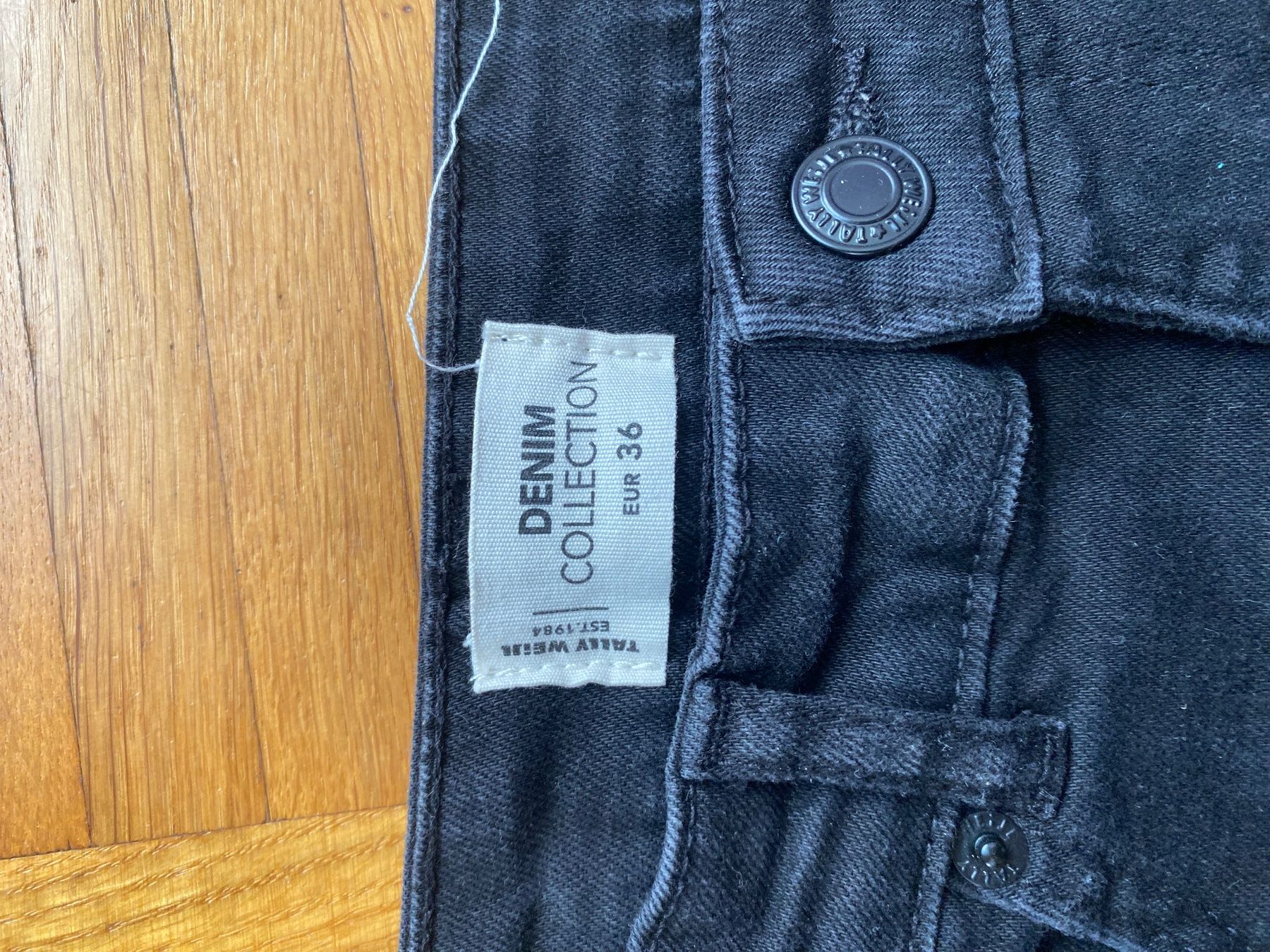 Tally Weijl Pantaloni: Short Tally Weijl noir, taille 36 – Usato da La Tour-de-Peilz venduto da leu_hnf6 1