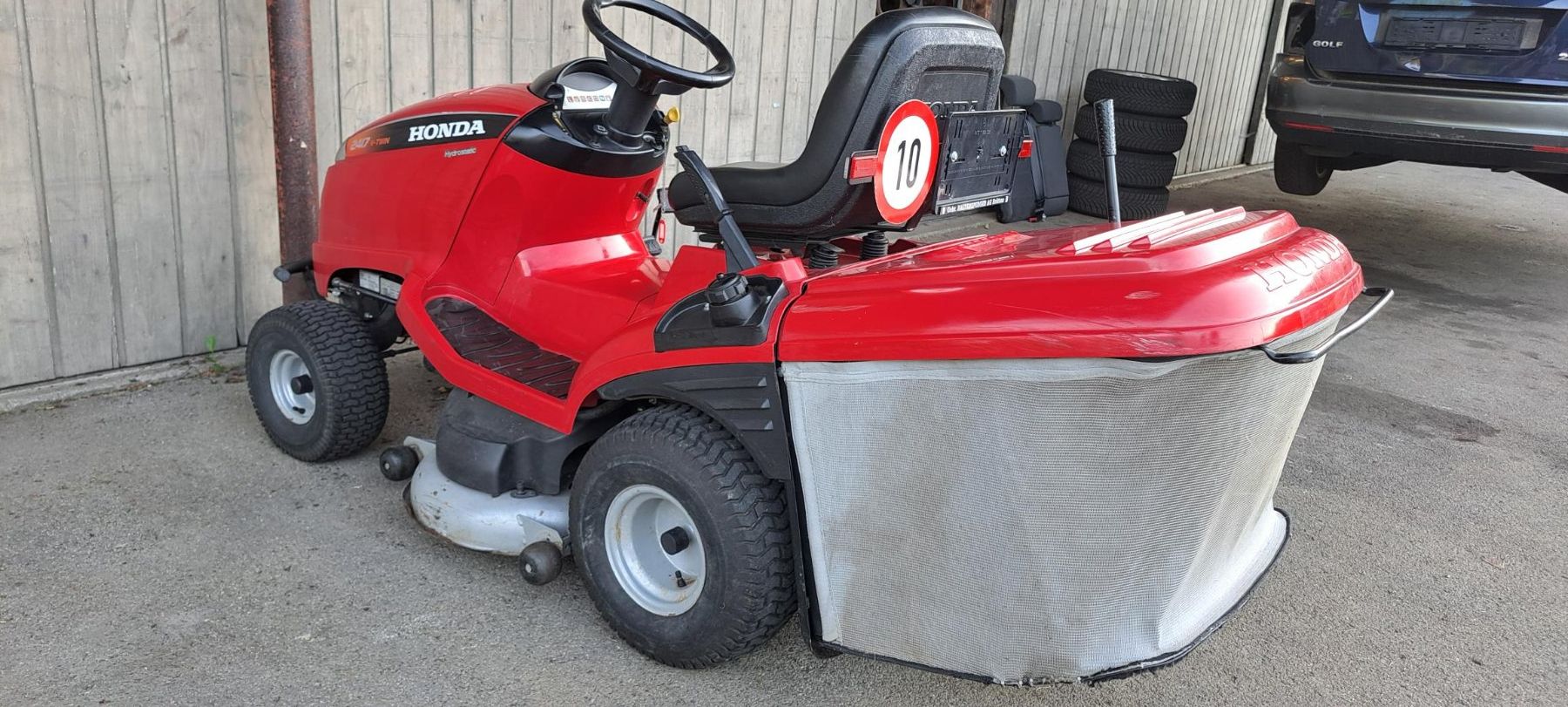 Honda Traktoren: Honda Rasentraktor 2417 V-Twin Hydrostatic – Gebraucht aus Sennhof von bes_nm2j 2