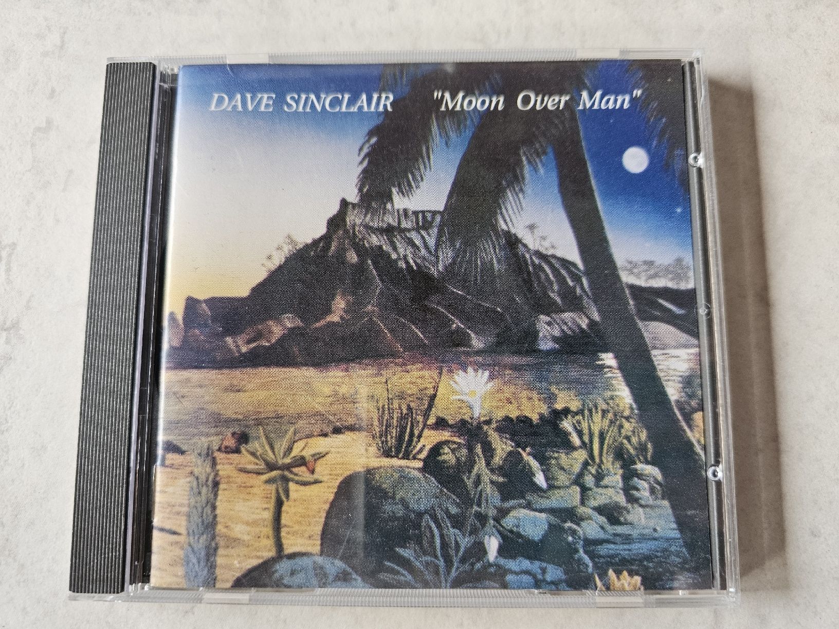 CDs: Dave Sinclair  -  Moon Over Man – Gebraucht aus Schneisingen von backstore24
