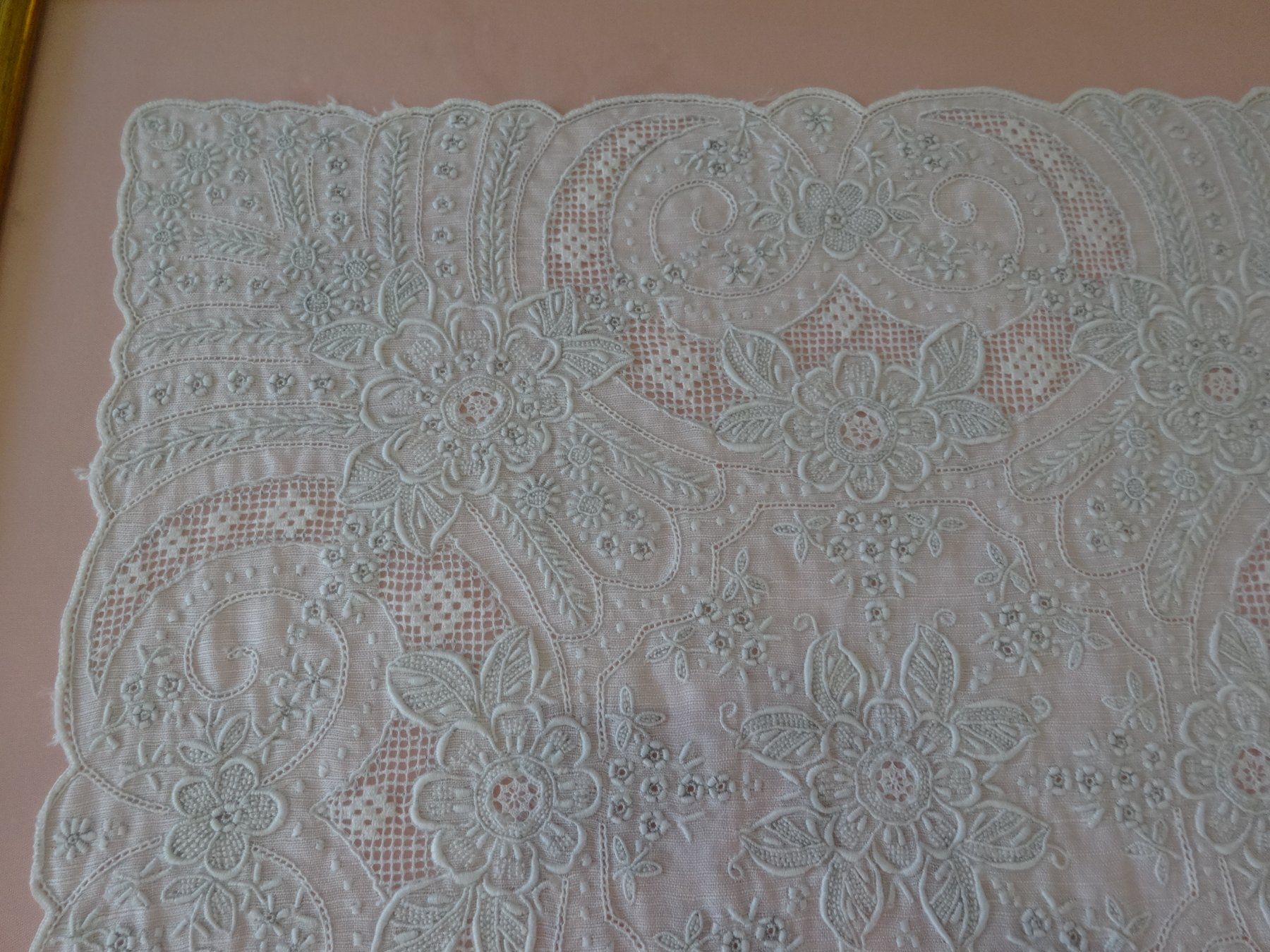 Toutes les décorations: 2 extraordinaires broderies – Neuf avec emballage d'origine à Biel/Bienne par milamila02 2