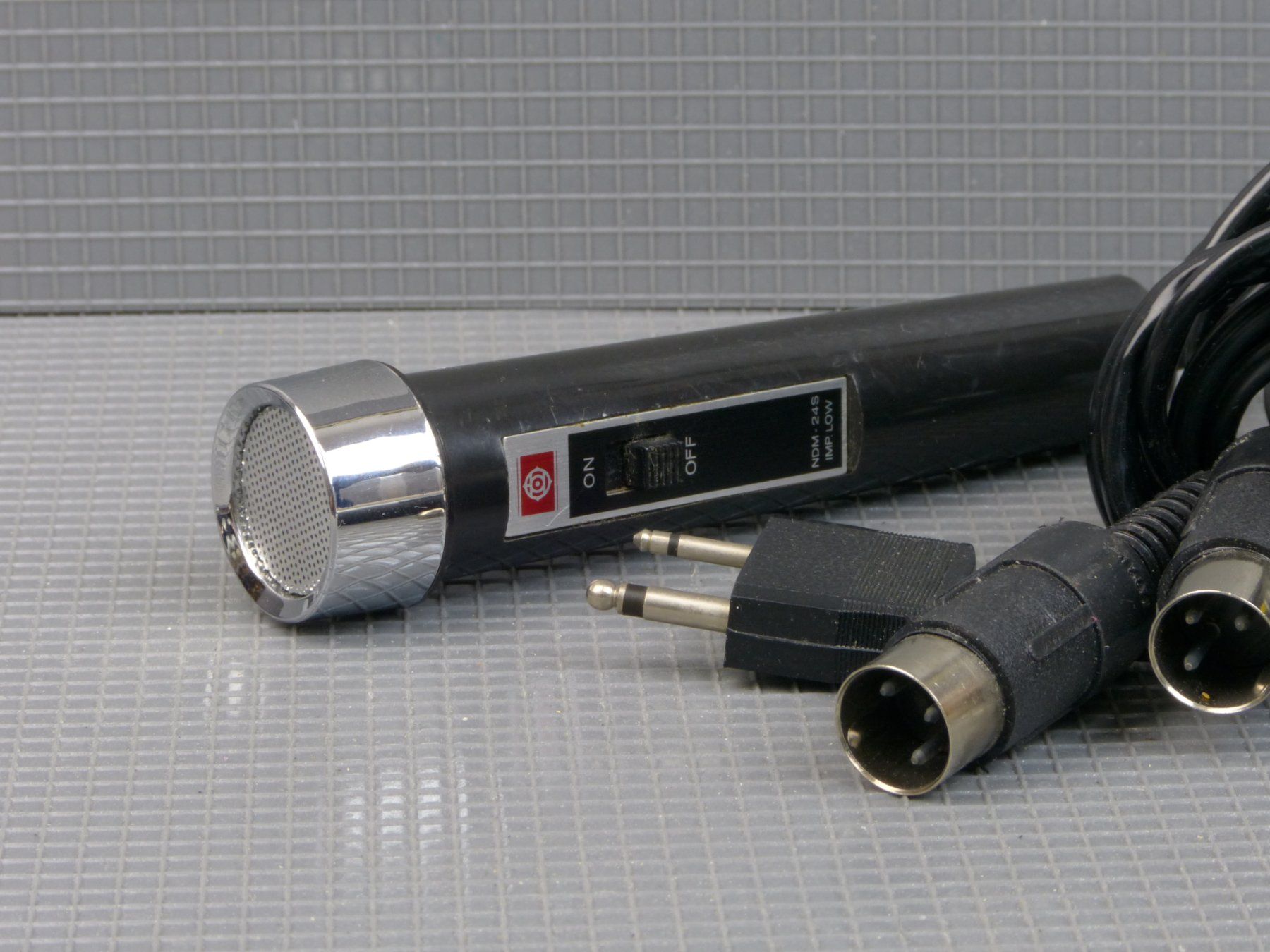 Microfoni: Vintage Mikrofon Motorola Model NDM-24S – Usato da Rheineck venduto da mur.man