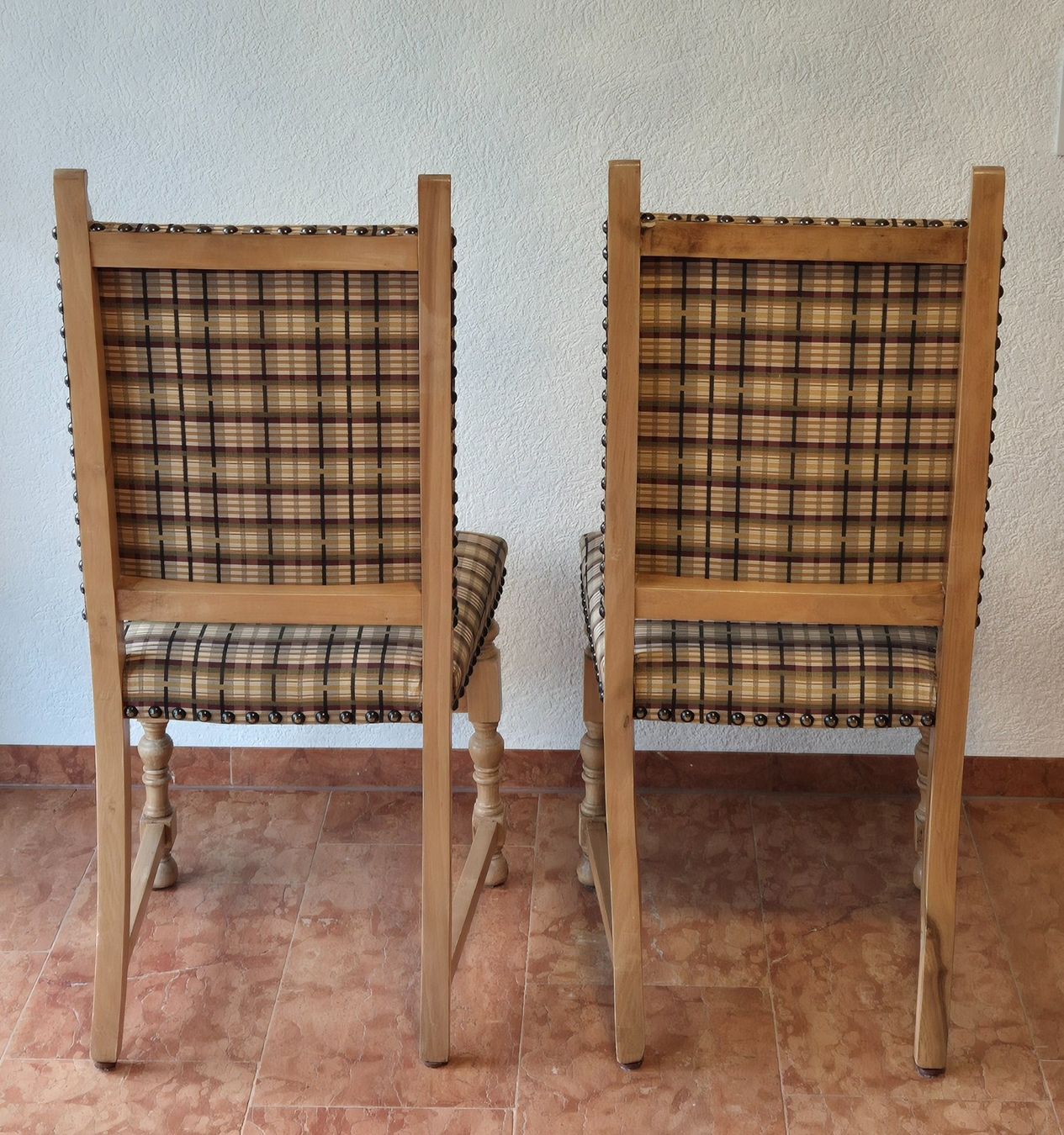 Stühle: 2 Stühle mit modernem, neuwertigem Polster – Neu (gemäss Beschreibung) aus Mühledorf SO von step04 2
