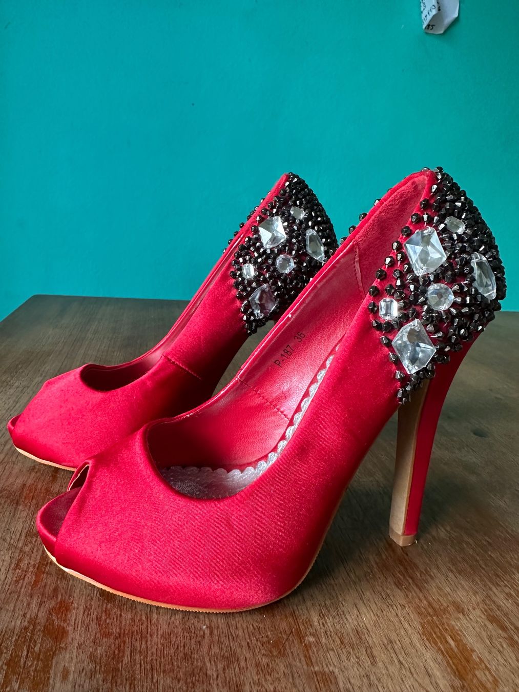 Damenschuhe: Rote Satin High Heels mit Strass Gr. 36👠 – Gebraucht aus bern von Bicicletas-80s-90s 2