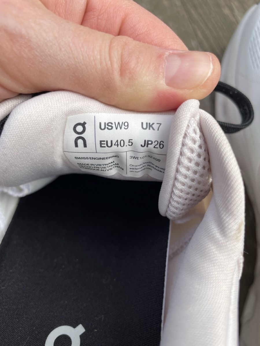 On Chaussures femmes: On Cloudrunner 40.5 – Neuf (Voir description) à Basel par pilzliii 7