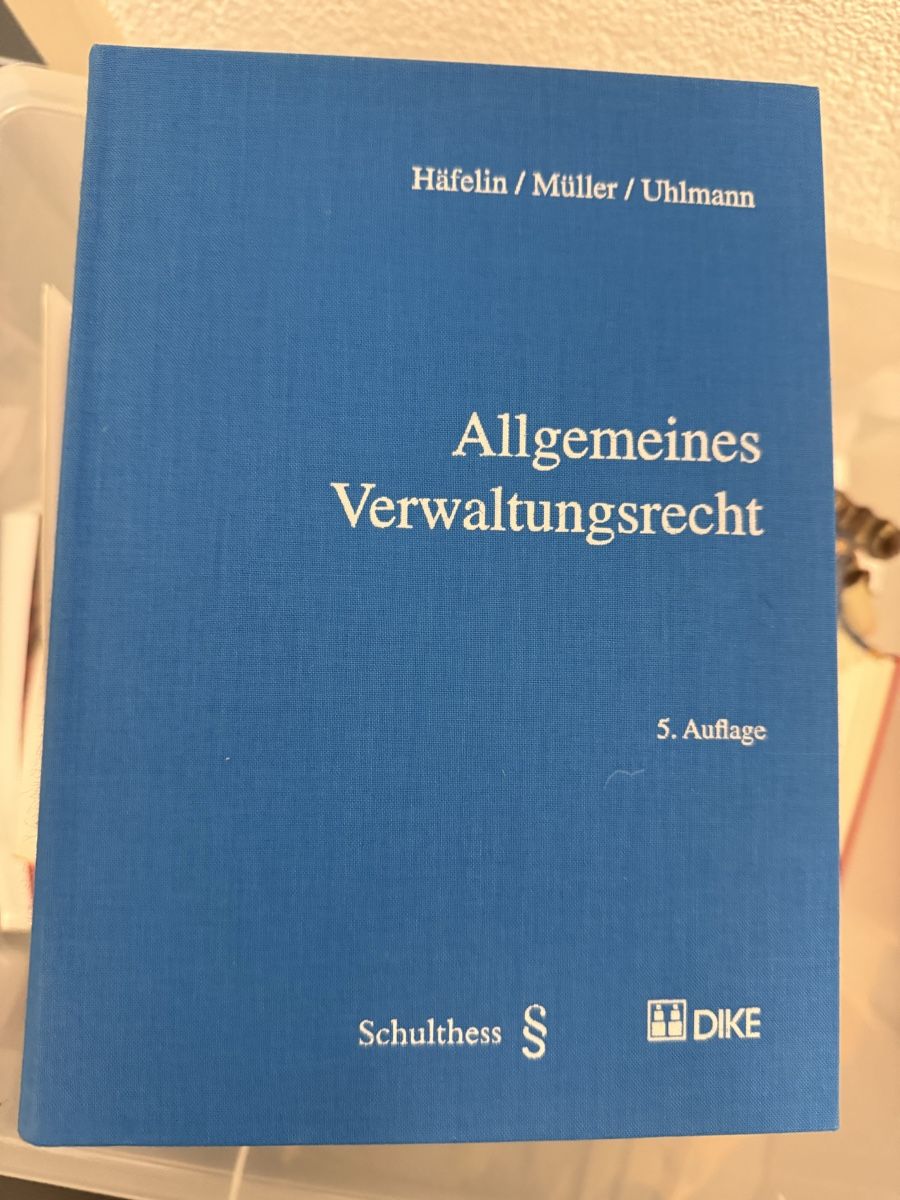 Libri: Allgemeines Verwaltungsrecht – Usato da Luzern venduto da bia_v2fl