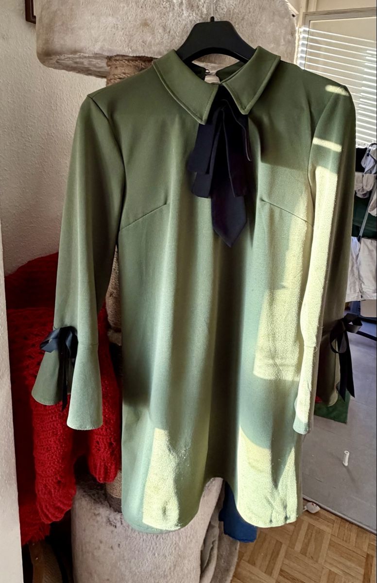 Vestiti: Robe verte avec nœud noir taille S – Nuovo (secondo la descrizione) da Carouge GE venduto da orc_88rq 1