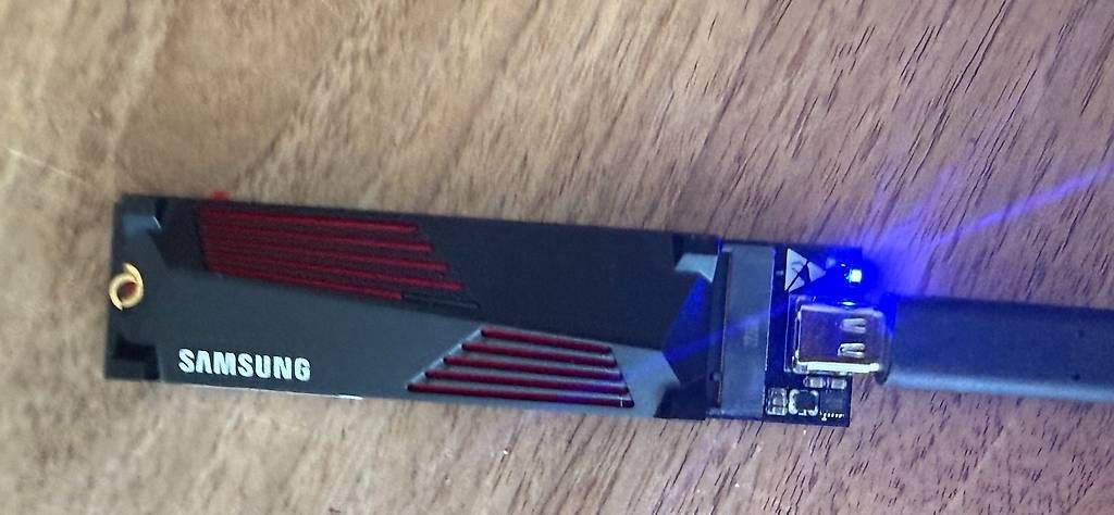 Samsung Harddisks: Samsung SSD NVME Pro 990 - 4TB – Gebraucht aus Stein am Rhein von fabio8260