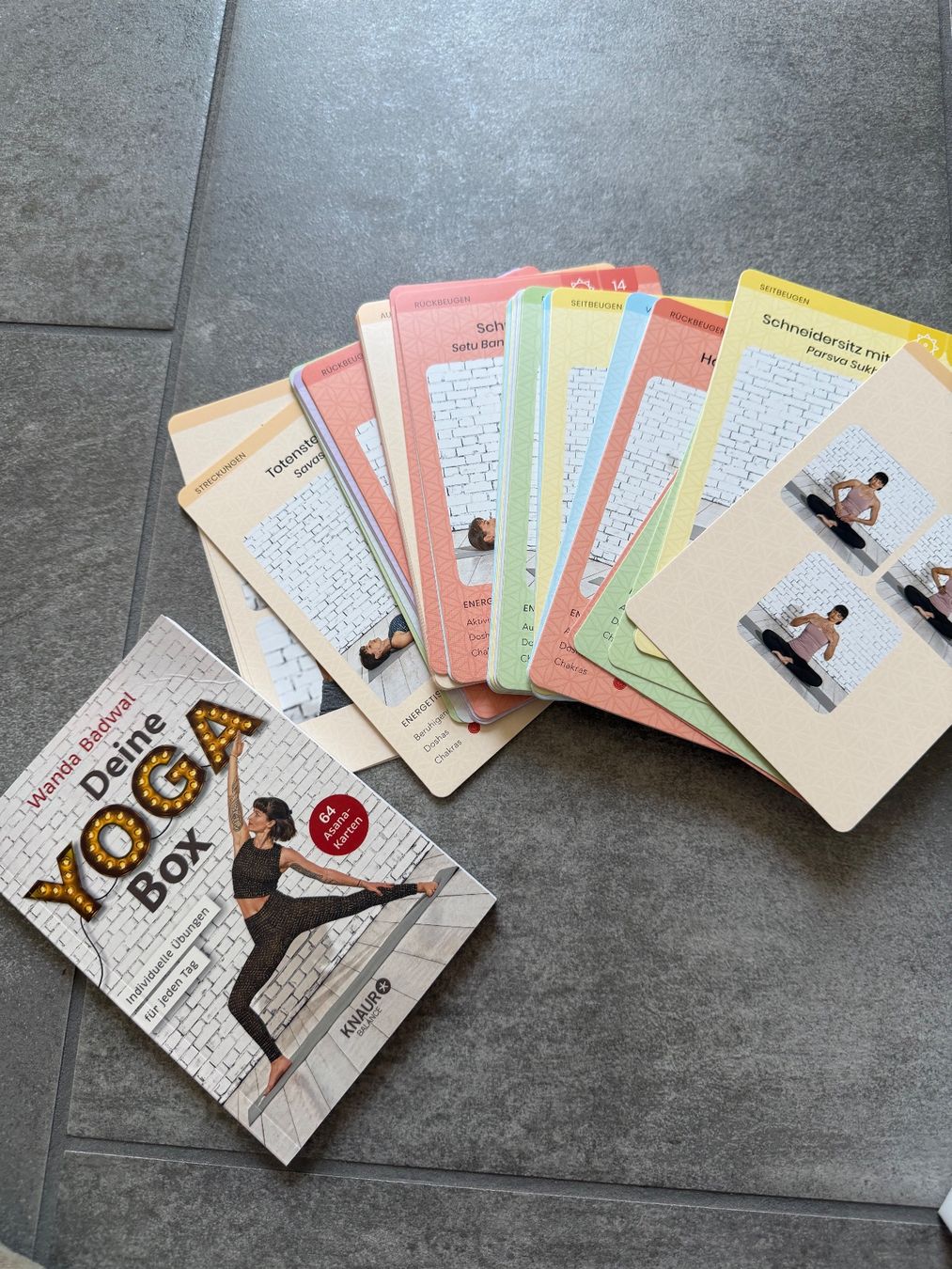 Cartes: Deine Yoga Box von Wanda Badwal – D'occasion à Uhwiesen par petra86 1