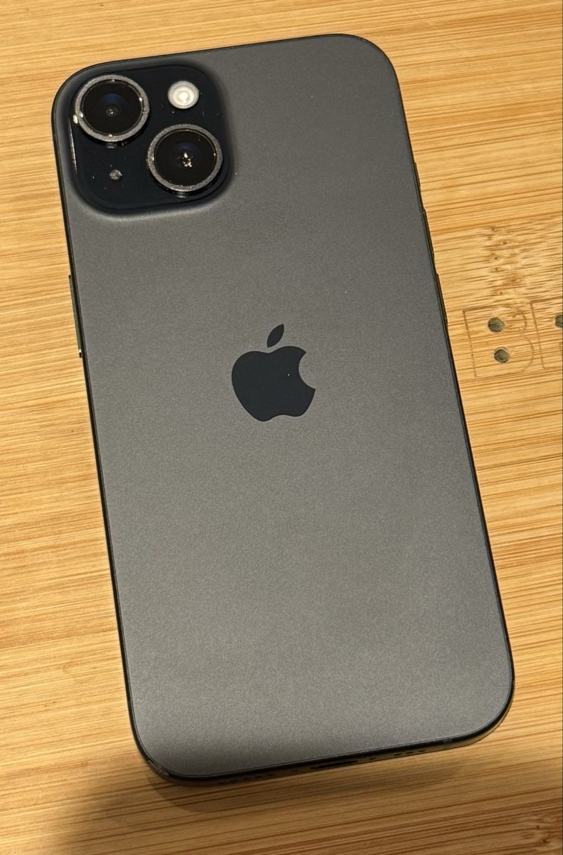 Apple Telefoni cellulari / Smartphones: Apple iPhone 15 128GB Black – Usato da Luzern venduto da Boss1989 1