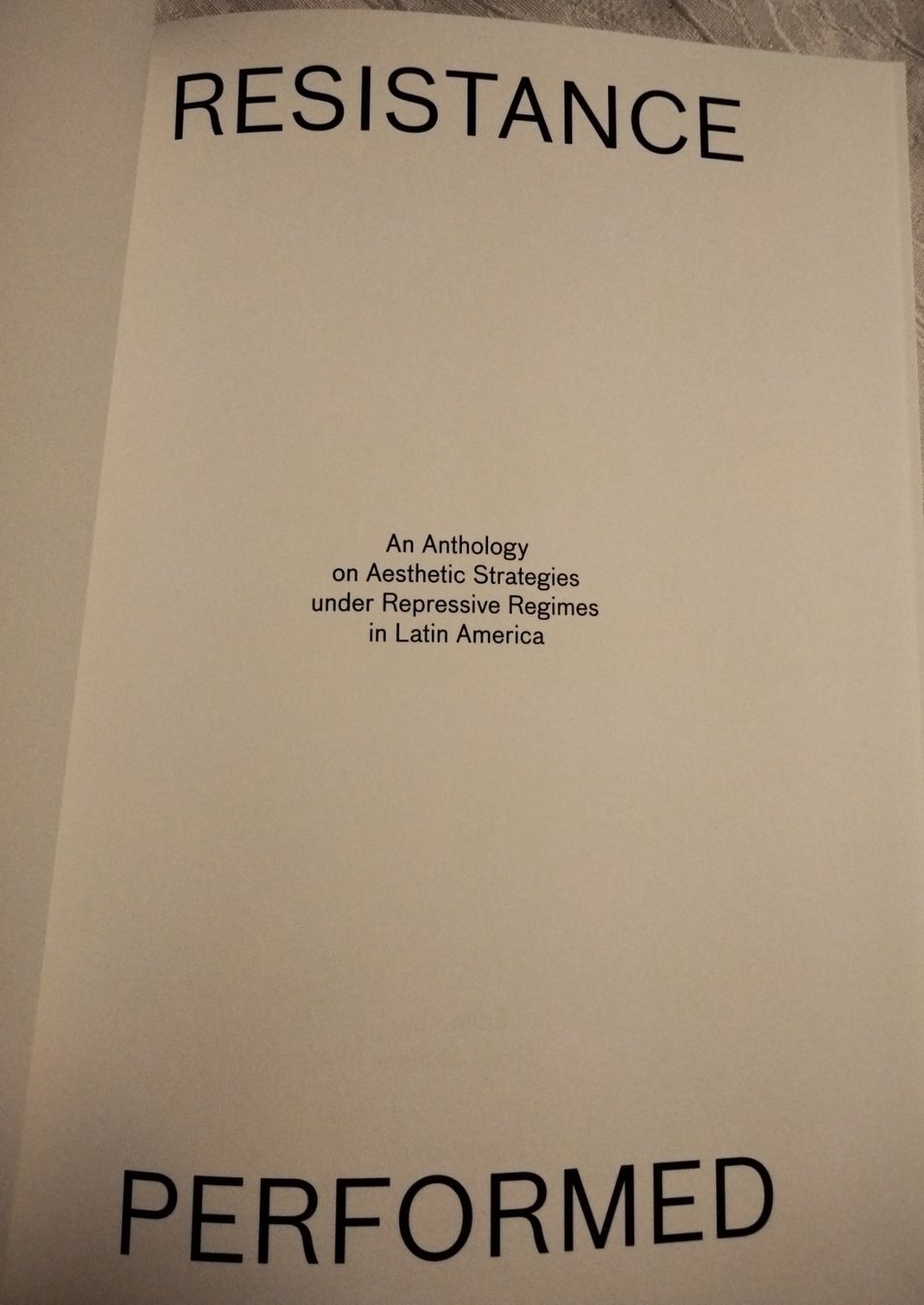 Livres: Resistance Performed - Kunstbuch Lateinamerika – D'occasion à Niederglatt ZH par Siegfried67 3