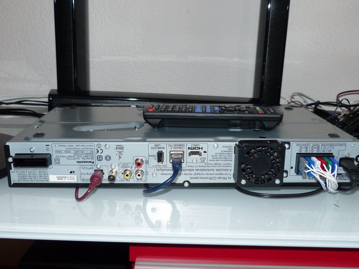Panasonic DVD Player: Panasonic Soundsystem SA-BTT755 mit Blu-Ray – Gebraucht aus Meilen von  1