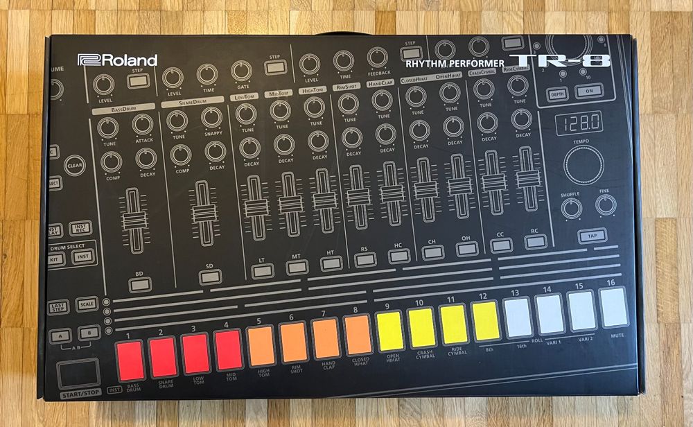 Roland Aira TR8 (mit 7X7TR8 Expansion (TR707/727) Kaufen auf Ricardo
