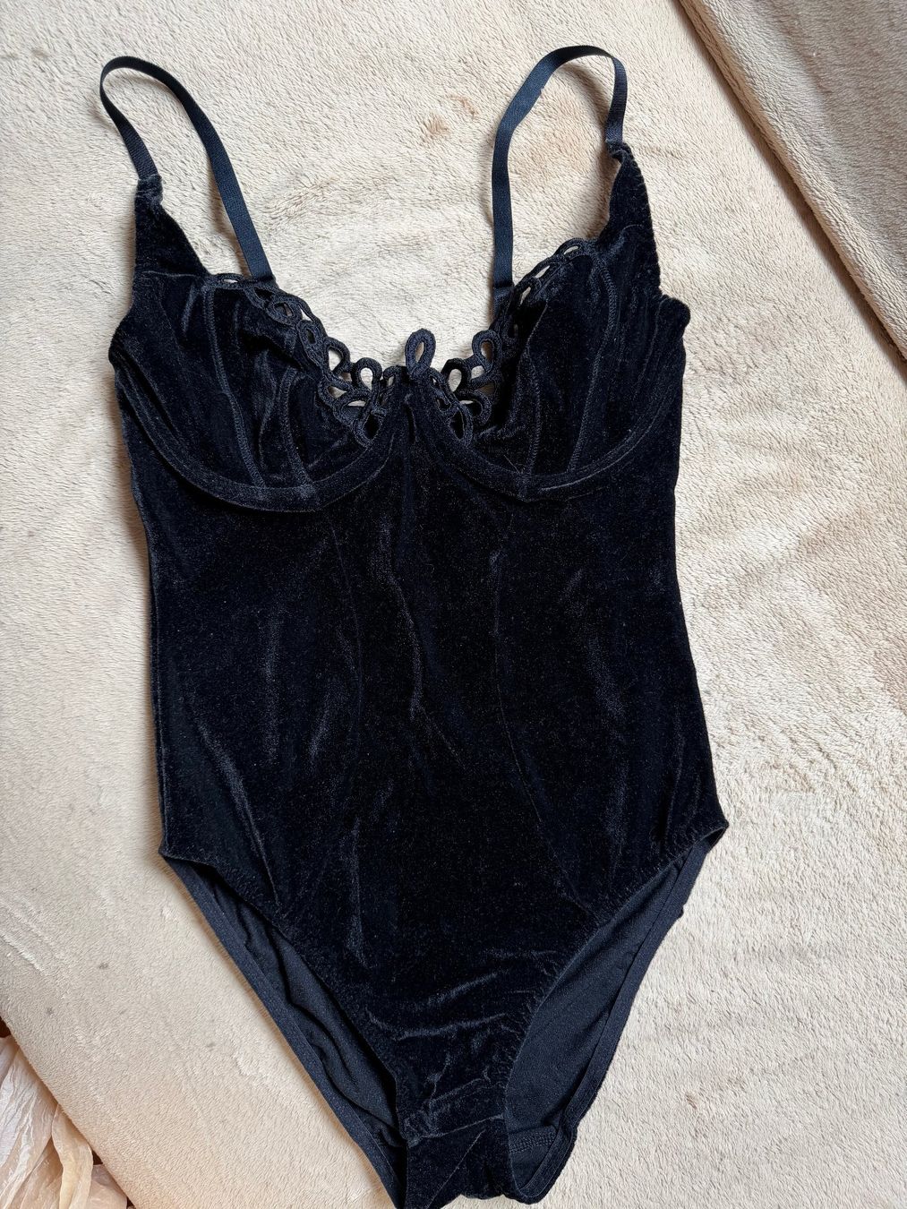 Sonstige Unterwäsche: Samt Body von Emanuelle schwarz Gr.75 B stretch – Gebraucht aus Kastanienbaum von Muenchnerkindl1