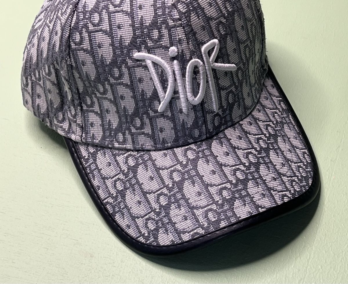 Dior Altro in  Abbigliamento & Accessori: DIOR Cap ...Jacarre...HellGrau mit Schutzplastik... NEU – Nuovo e nell'imballaggio originale da Zürich venduto da stock4you 4