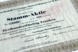 Original Stamm-Aktie VEREINIGTE HUTTWIL - BAHNEN / VHB 1944