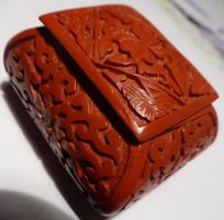 SELTENE-CHINA - ROT -LACK -DOSE;-HAND GEMACHT;-4,5 x 5,5 CM