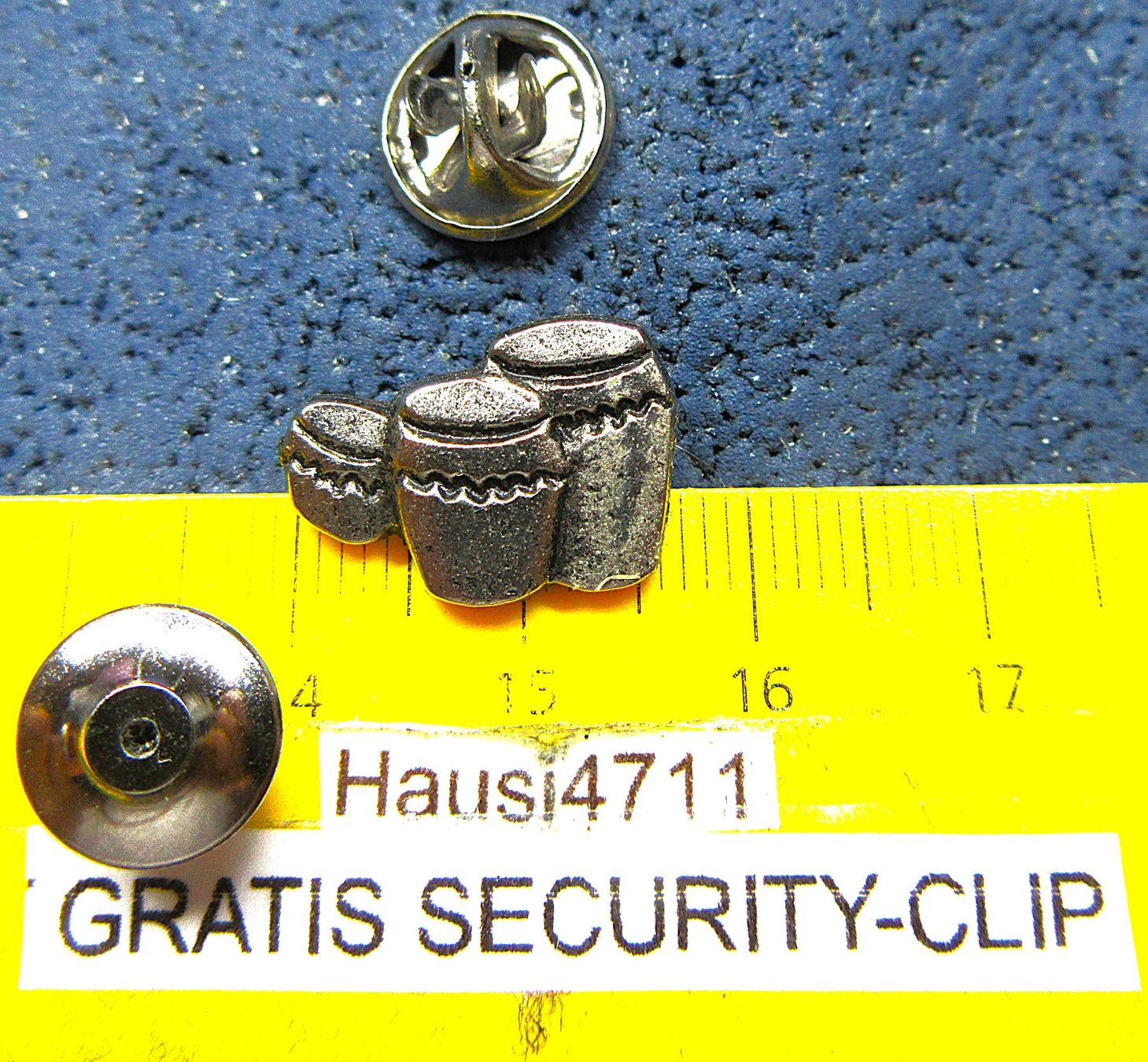 Placchette & Badge: BONGA-BONGA TRMMELN MUSIC-PIN SILBRIG MIT SECURITY-CLIP – Usato da Ettingen venduto da Hausi4711