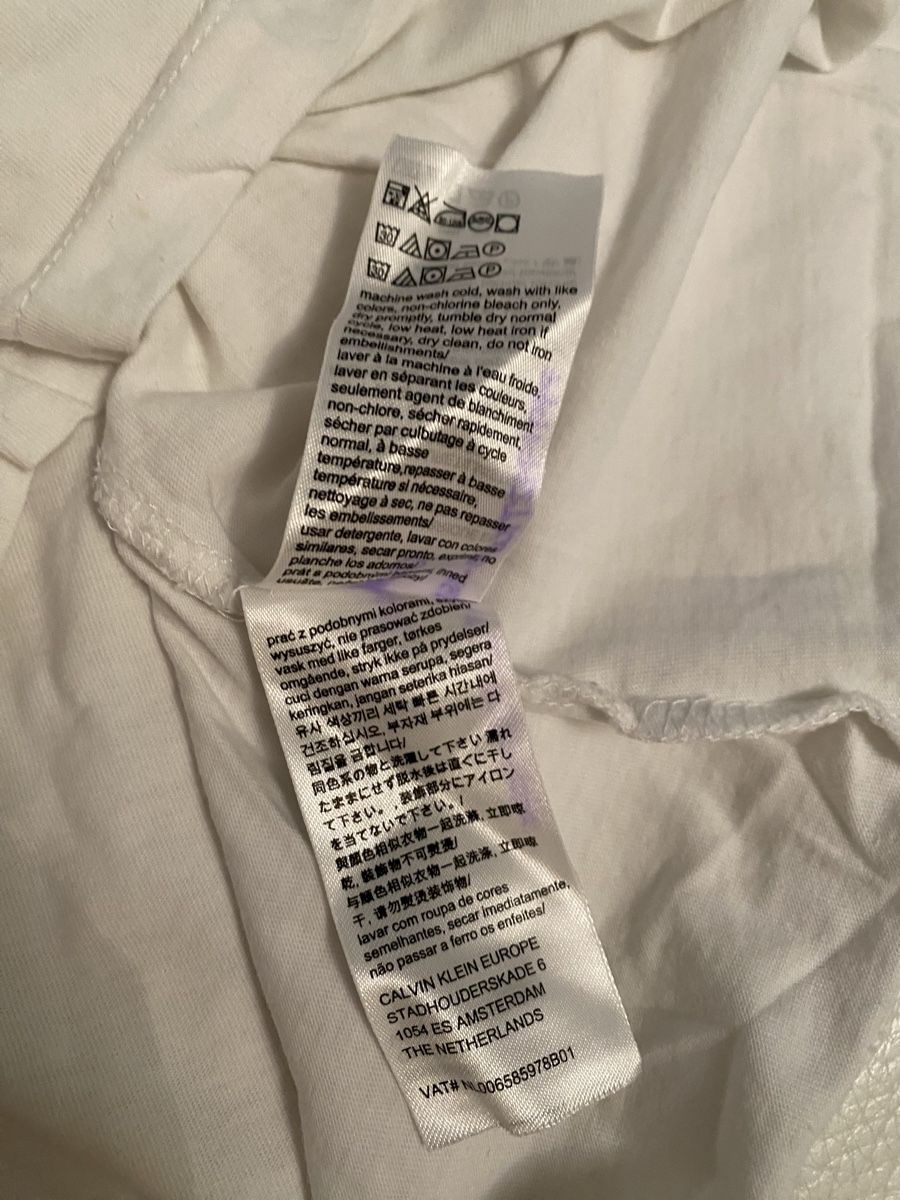 Calvin Klein T-shirt: Calvin Klein tshirt – Usato da Opfikon venduto da Luis144 3