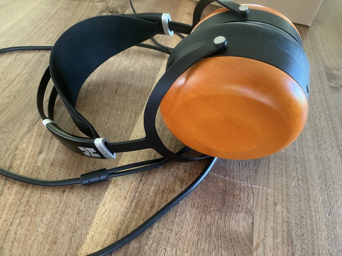 HiFiMan Cuffie: HIFIMAN Sundara Closed-back - Magnetostat – Usato da Fehren venduto da dom_audio