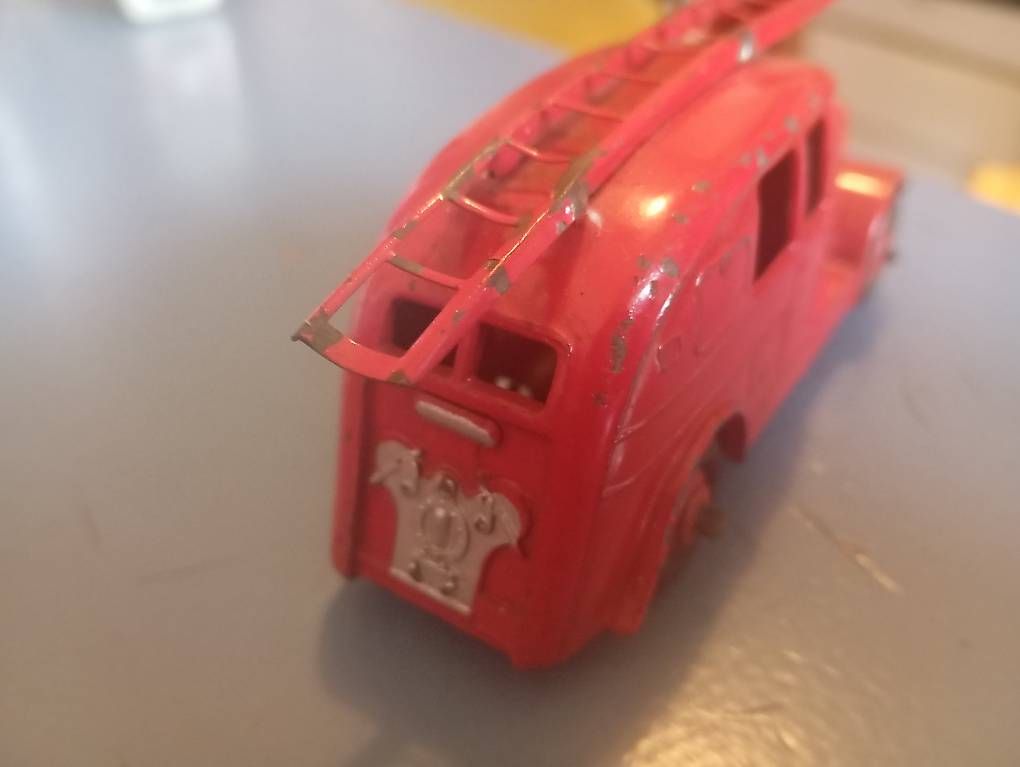 Dinky Toys Modellini d'auto: Feuerwehr dinky Toys – Usato da Basel venduto da Petergunn 1