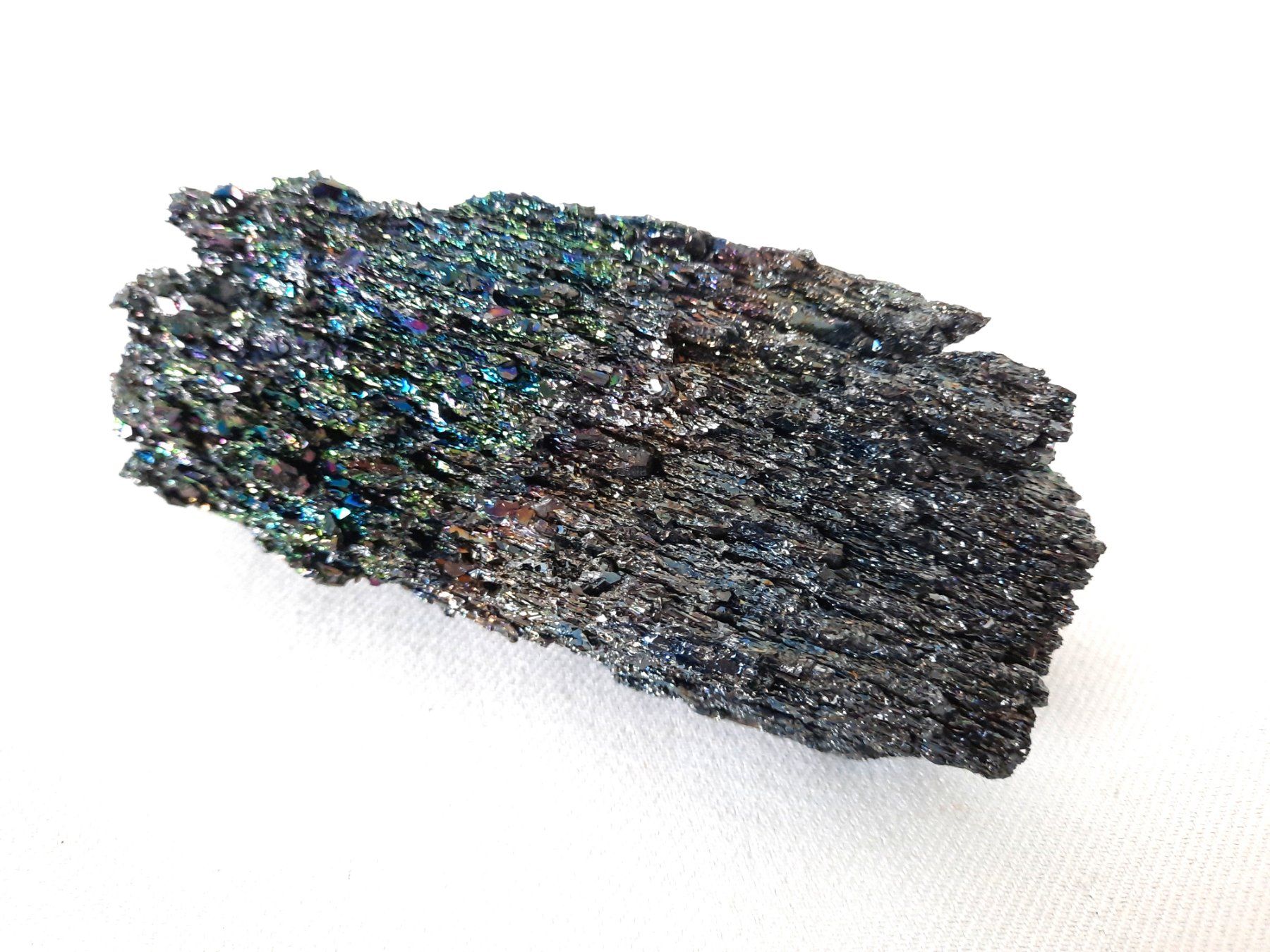 Minerali & Pietre curative: Regenbogen-Carborundum-Kristall – Usato da Beinwil am See venduto da Restwert_Beinwil 1