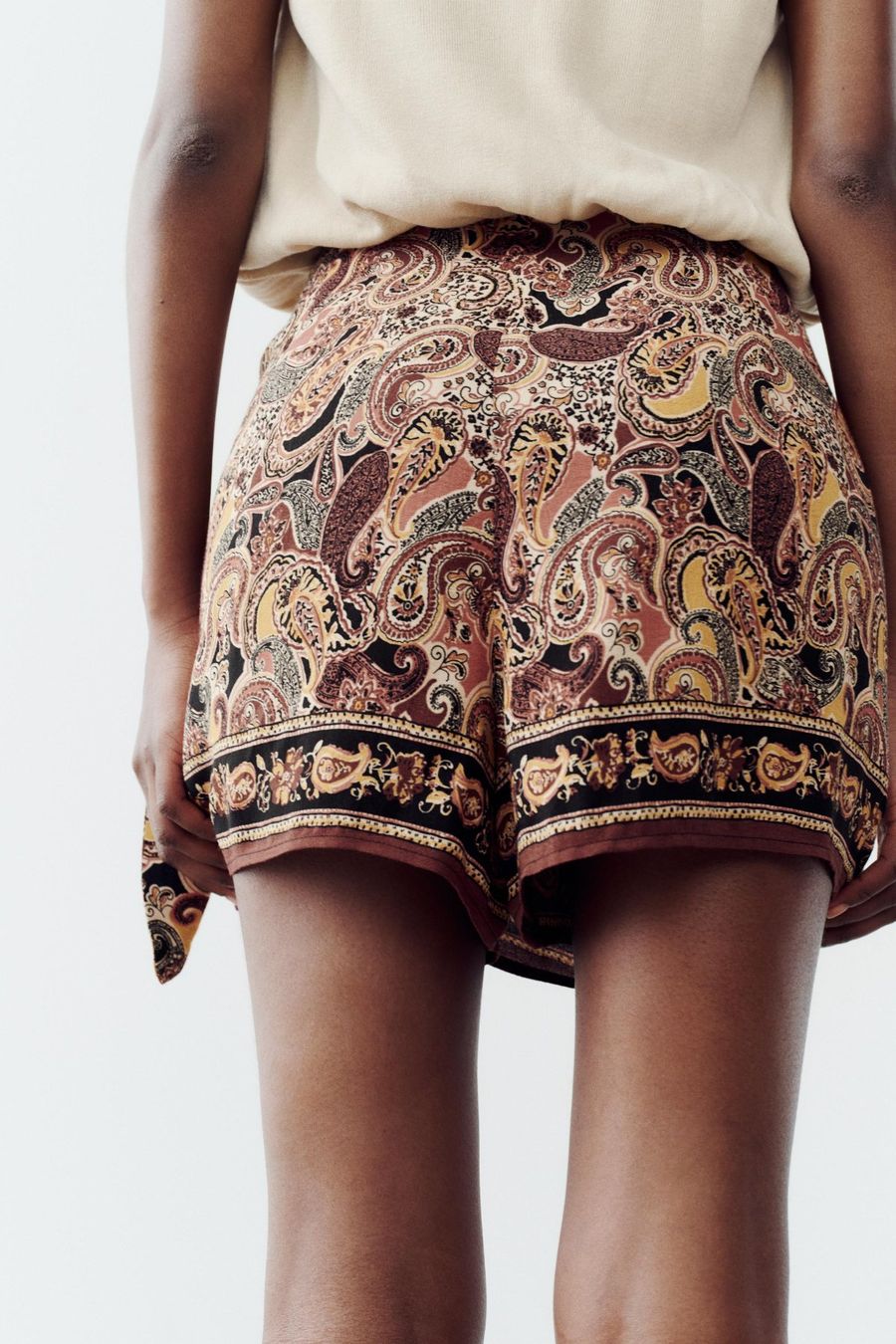Pantaloni: Short Zara S – Nuovo (secondo la descrizione) da Baulmes venduto da Emm_g29m 1