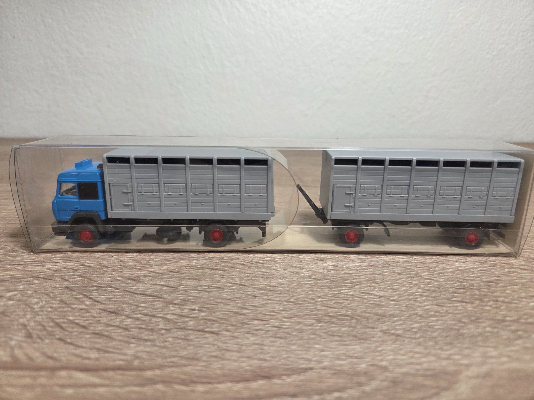 Wiking Modellini d'auto: Wiking 26565 H0 – Nuovo e nell'imballaggio originale da St-Aubin-Sauges venduto da Lo_Go