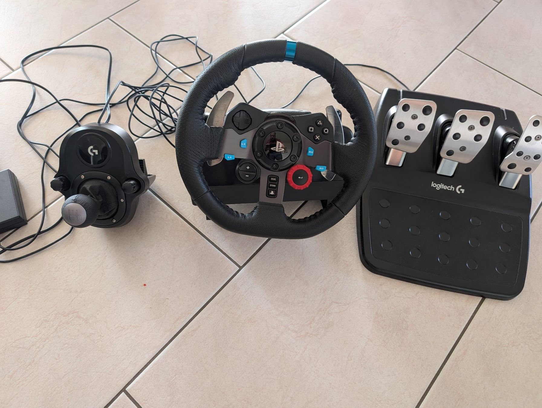 Logitech Manettes: Logitech G G29 Driving Force mit Schalthebel – D'occasion à Bonstetten par Schweikert