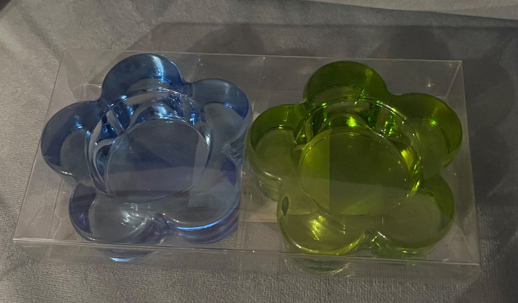 Kerzenständer: 2 Teelichthalter Blumen – Neu und originalverpackt aus Kriens von Honey79