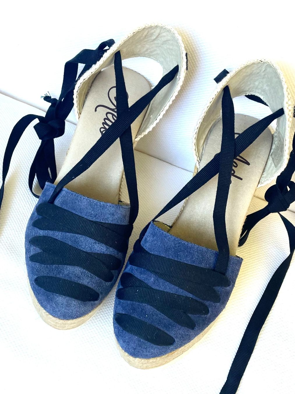 Scarpe da donna: Espadrillas mit Keilabsatz Aedo 37 – Usato da Basel venduto da Navona