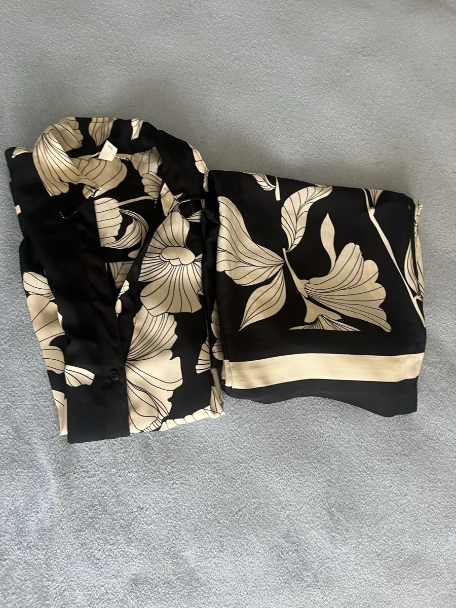 H&M Lotti di vestiti: H&M  Set XS,Schwarz/Beige Blumenmuster – Nuovo (secondo la descrizione) da Olten venduto da sae_82z2 9