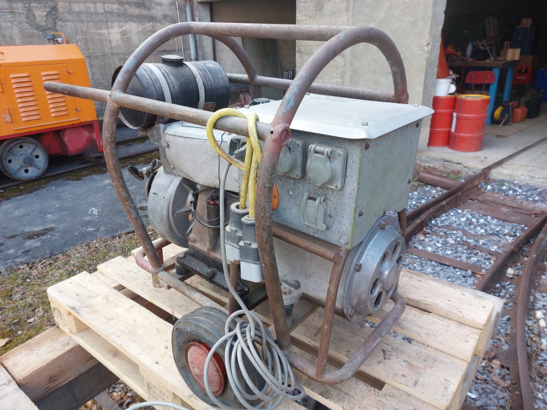 Generatori di corrente: Notstromgruppe/ Stromerzeuger/ Generator Motwatt 6KVA – Usato da Landquart venduto da Tractospeed01 2