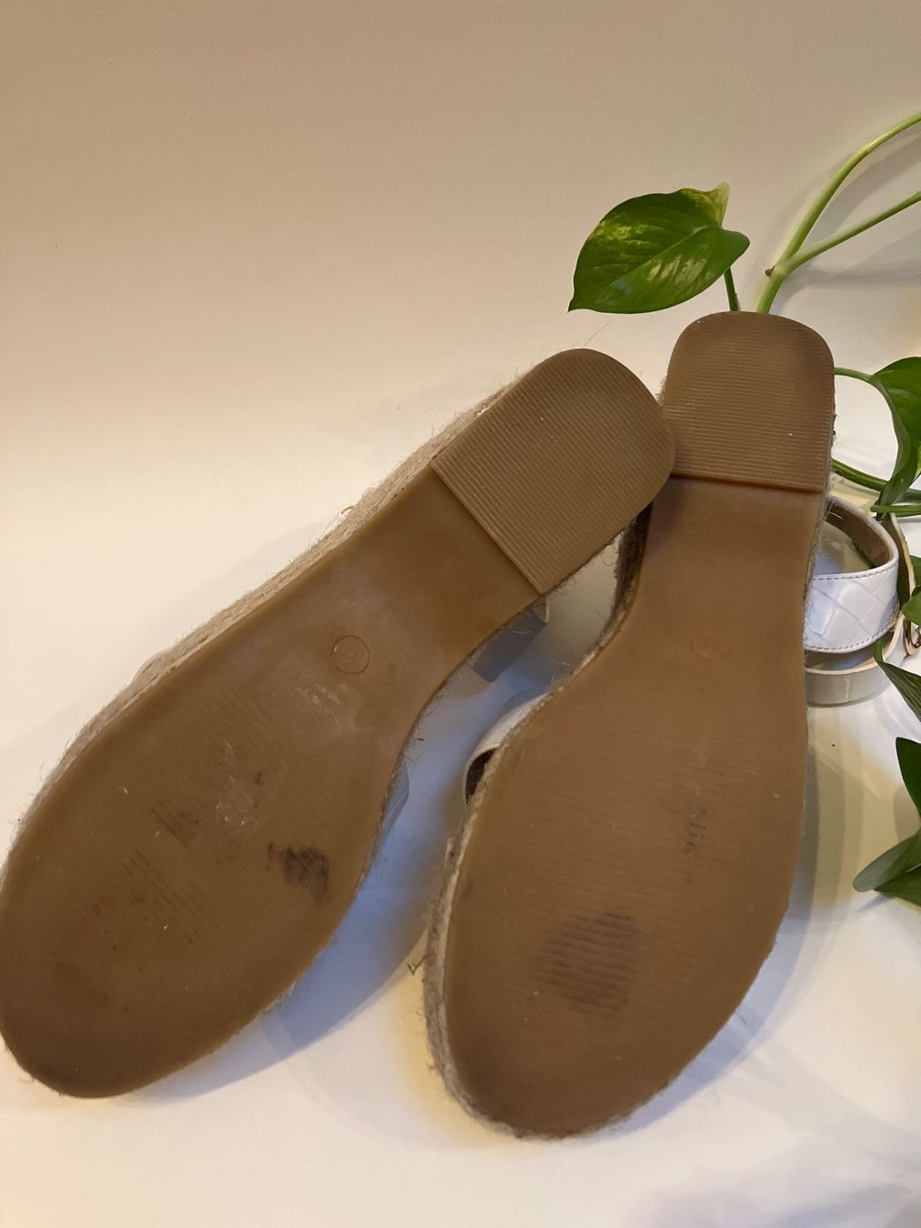 Dorothy Perkins Scarpe da donna: Plateau Sandalen weiss mit Absatz – Usato da Baden venduto da Hikaruu 1