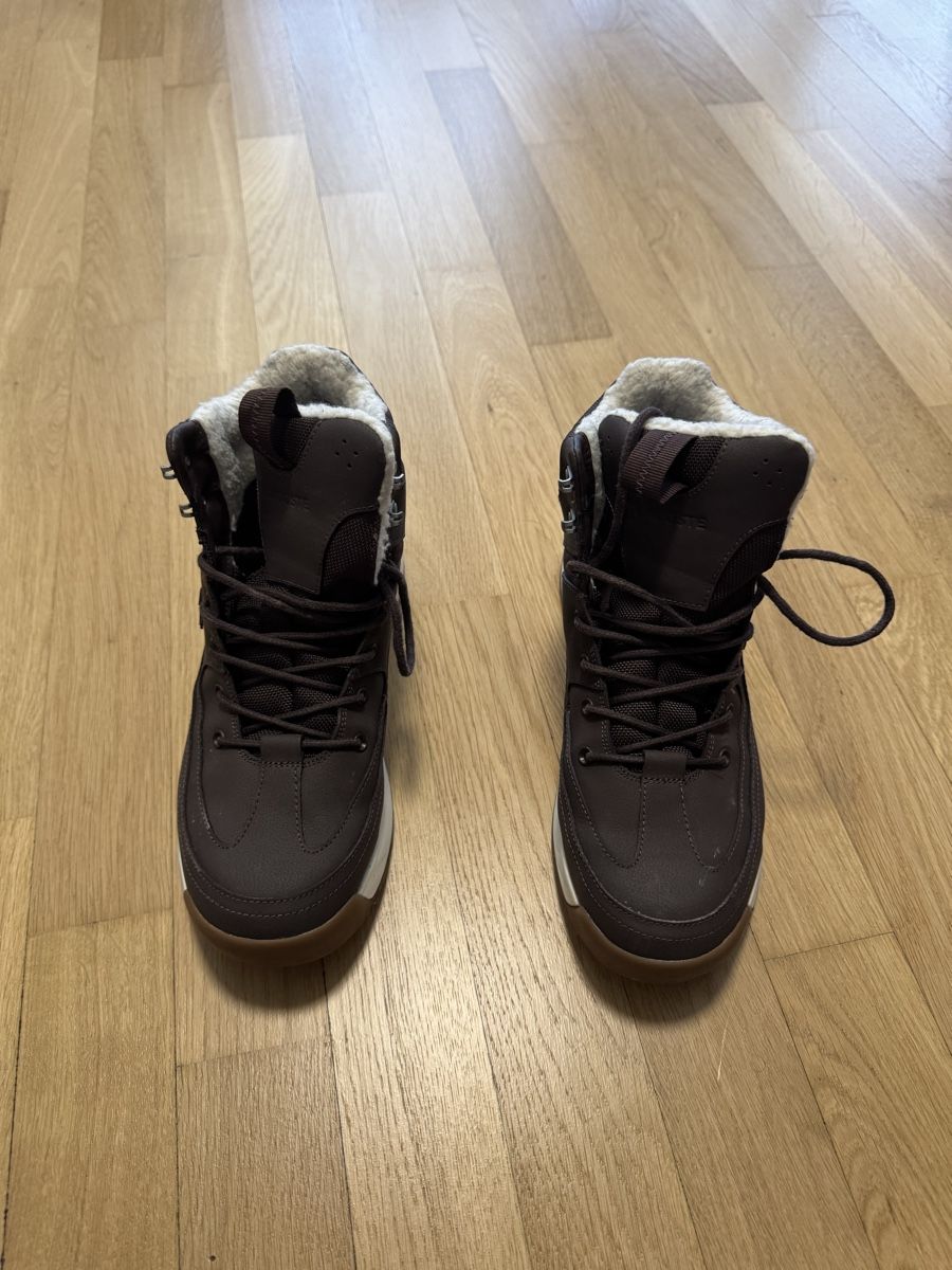 Lacoste Scarpe da uomo: LacosteWinterboots, Braun, Grösse 43- Warm durch den Winter – Usato da Ennetbaden venduto da ste_w9z6