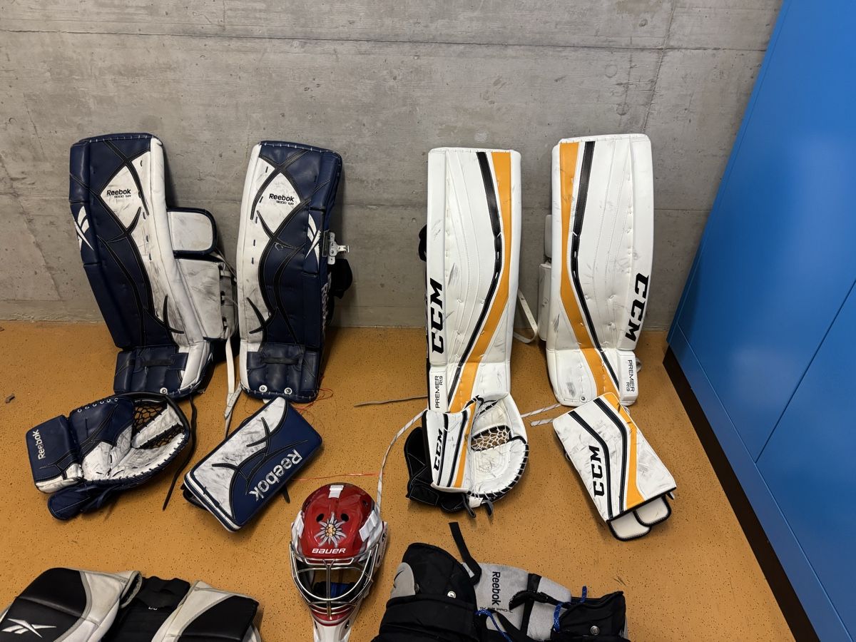 Reebok Protezioni & Imbottiture: Materiale da portiere hockey su ghiaccio   – Usato da Solduno venduto da sac_77nw 2