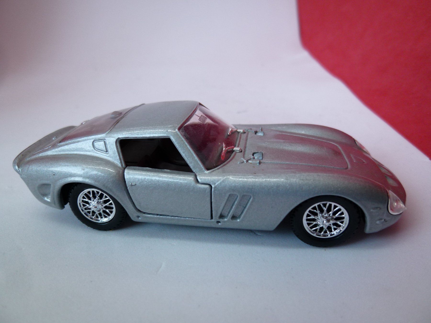 Ferrari Voitures modèles: ab  9.-- Ferrari 250 GTO -   von Solido  %%%%%%%%%%%%%%%%%%% – D'occasion à Reiden par Aston2
