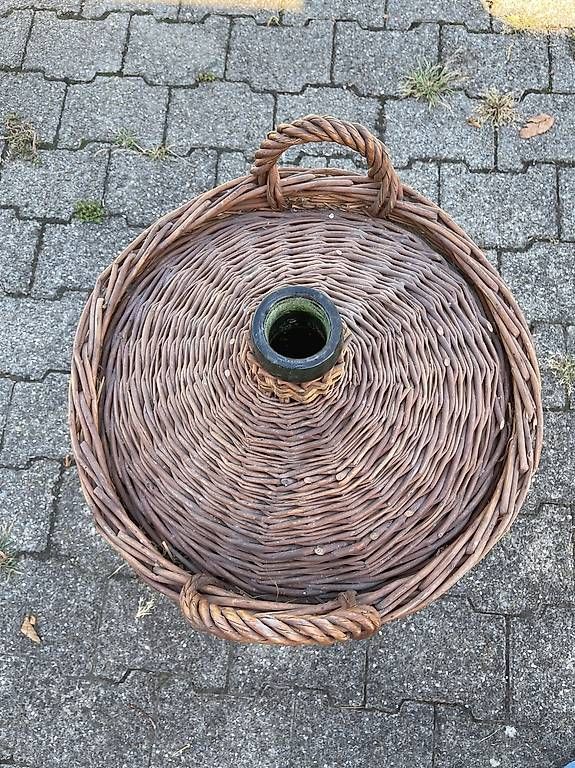 Bouteilles: Korbflasche gross – D'occasion à Oeschgen par nick_ch 1