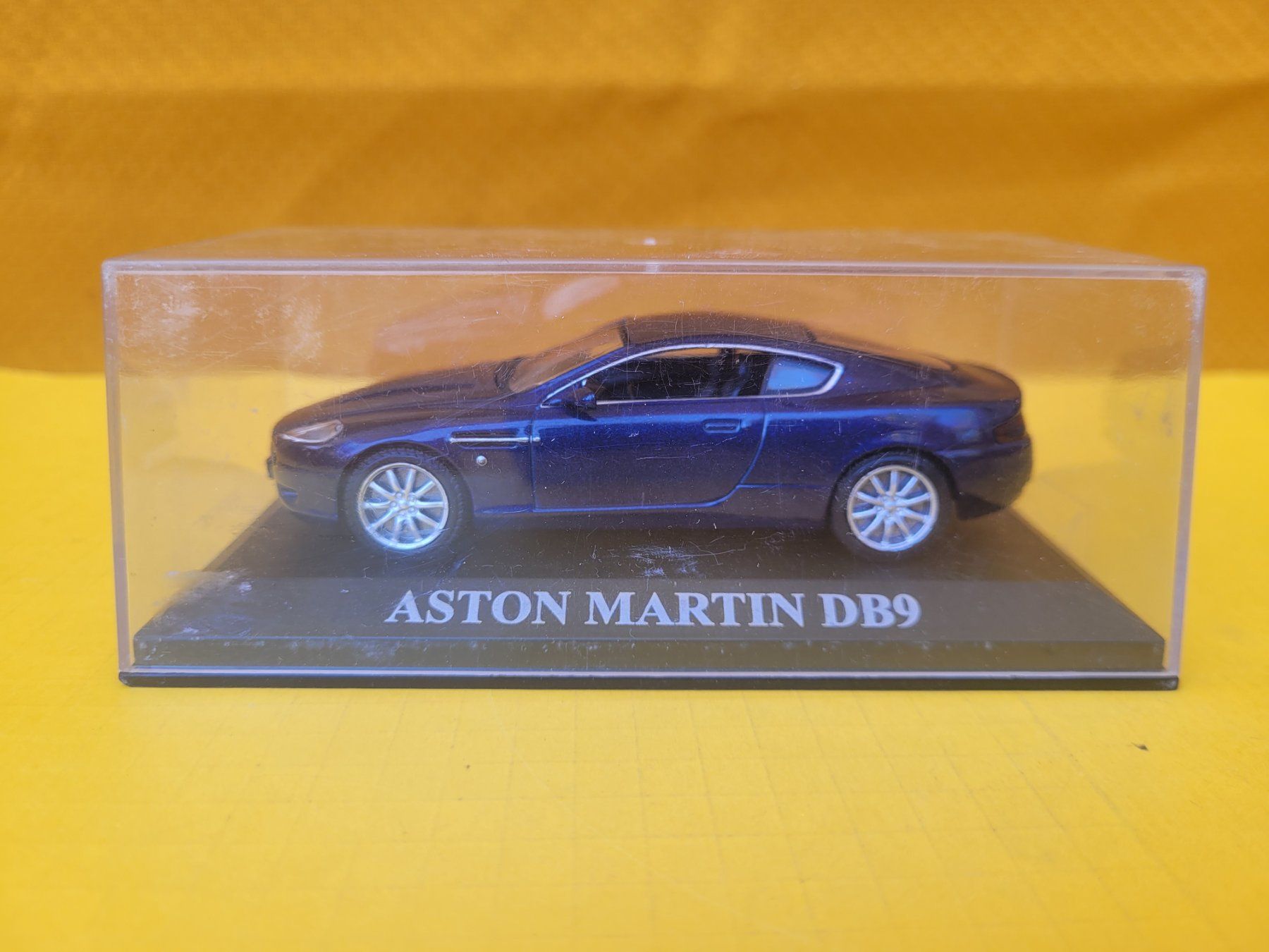Aston Martin Modellautos: Aston Martin DB9 1:43 – Neu (gemäss Beschreibung) aus Domdidier von Bimbo57