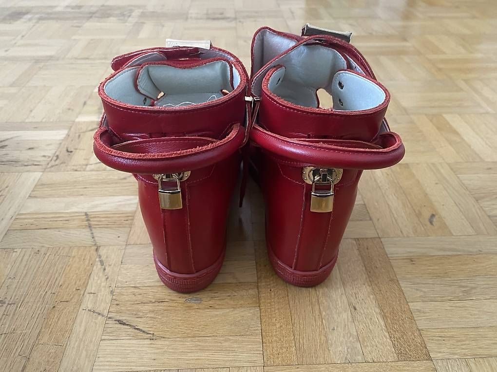 Damenschuhe: Rote Leder Plateauschuhe – Gebraucht aus Laufen von Looc_ 2